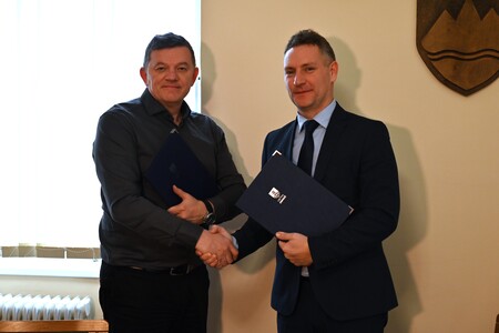 Podpis pogodbe za modernizacijo in sanacijo občinskih cest v letu 2026