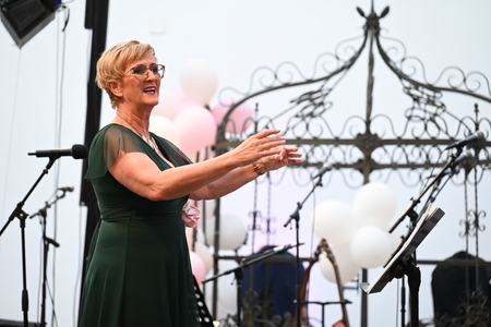 Alenka Šalamon: »Hvala za vsak aplavz in hvala za vsako kitico, ki je ostala v vaših srcih.«