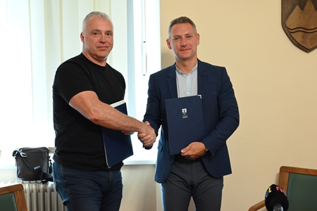 Podpisana pogodba za gradnjo Skupnostnega centra za oskrbo oseb z demenco v Ormožu