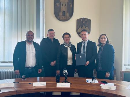 Podpis pogodbe za komunalno ureditev Ekonomsko poslovne cone Glinokop Sklop 1