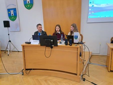 78d14f48-6165-4e3b-918b-f518cebb2bc6