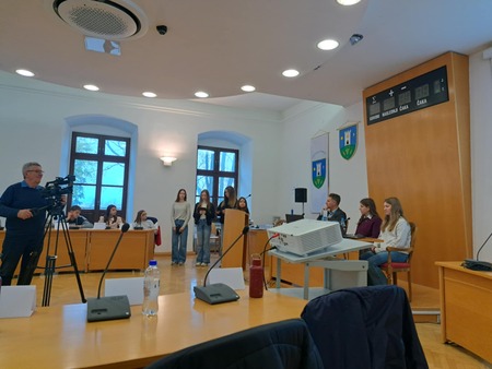 c459e942-dc5a-4259-8a06-7884c076b566