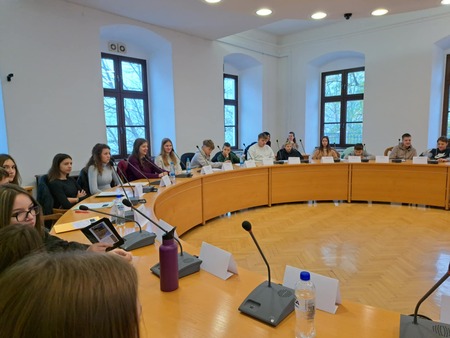 df6305cb-ff3c-46bc-89d3-f64617715069